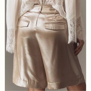 Anthropologie 0 Shorts Liquid Shine Bermuda Ivory Metallic Foil belt pockets NWT